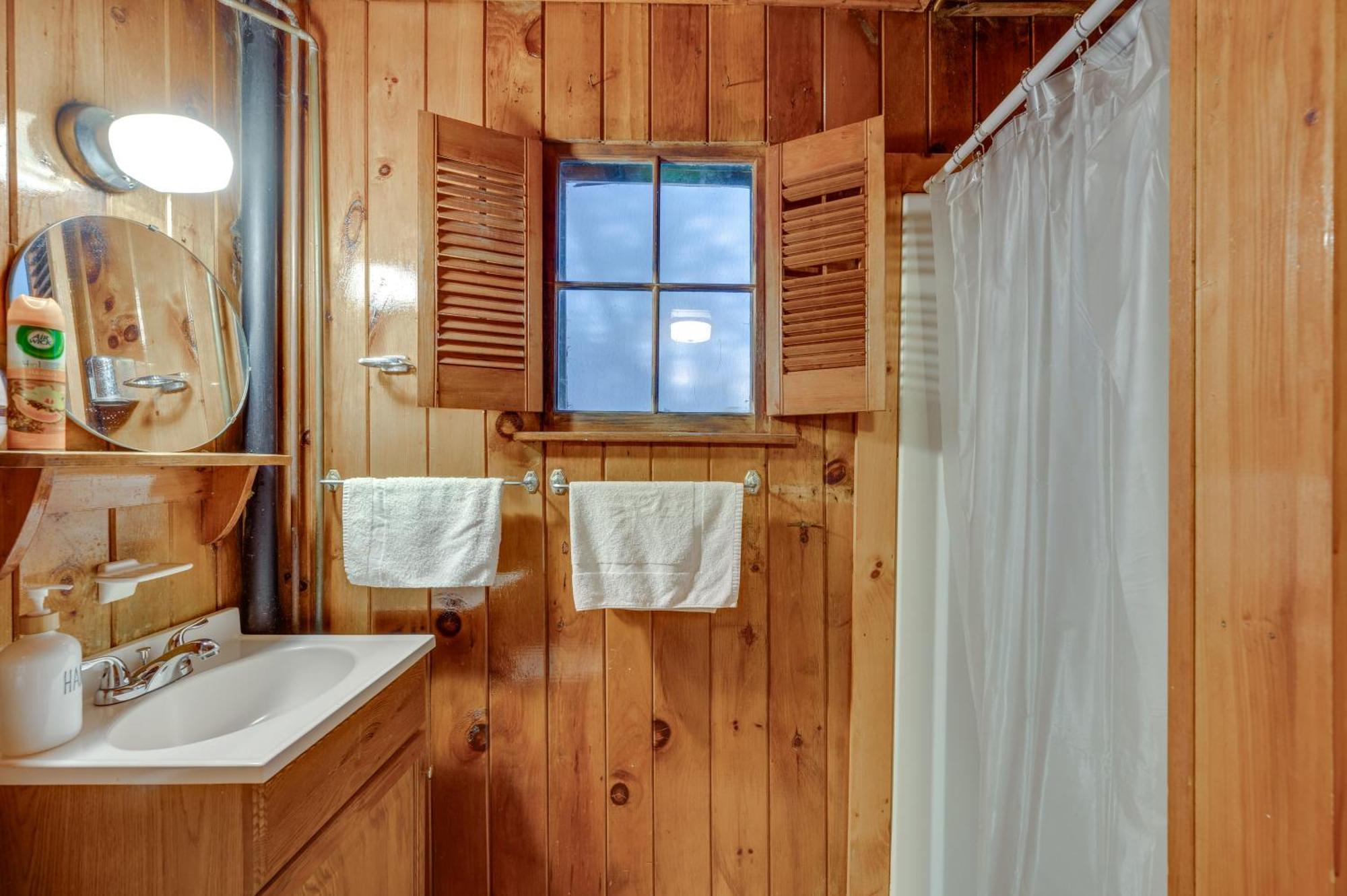 Cozy Laconia Studio With Pool Access - 2 Mi To Lake! Appartement Buitenkant foto