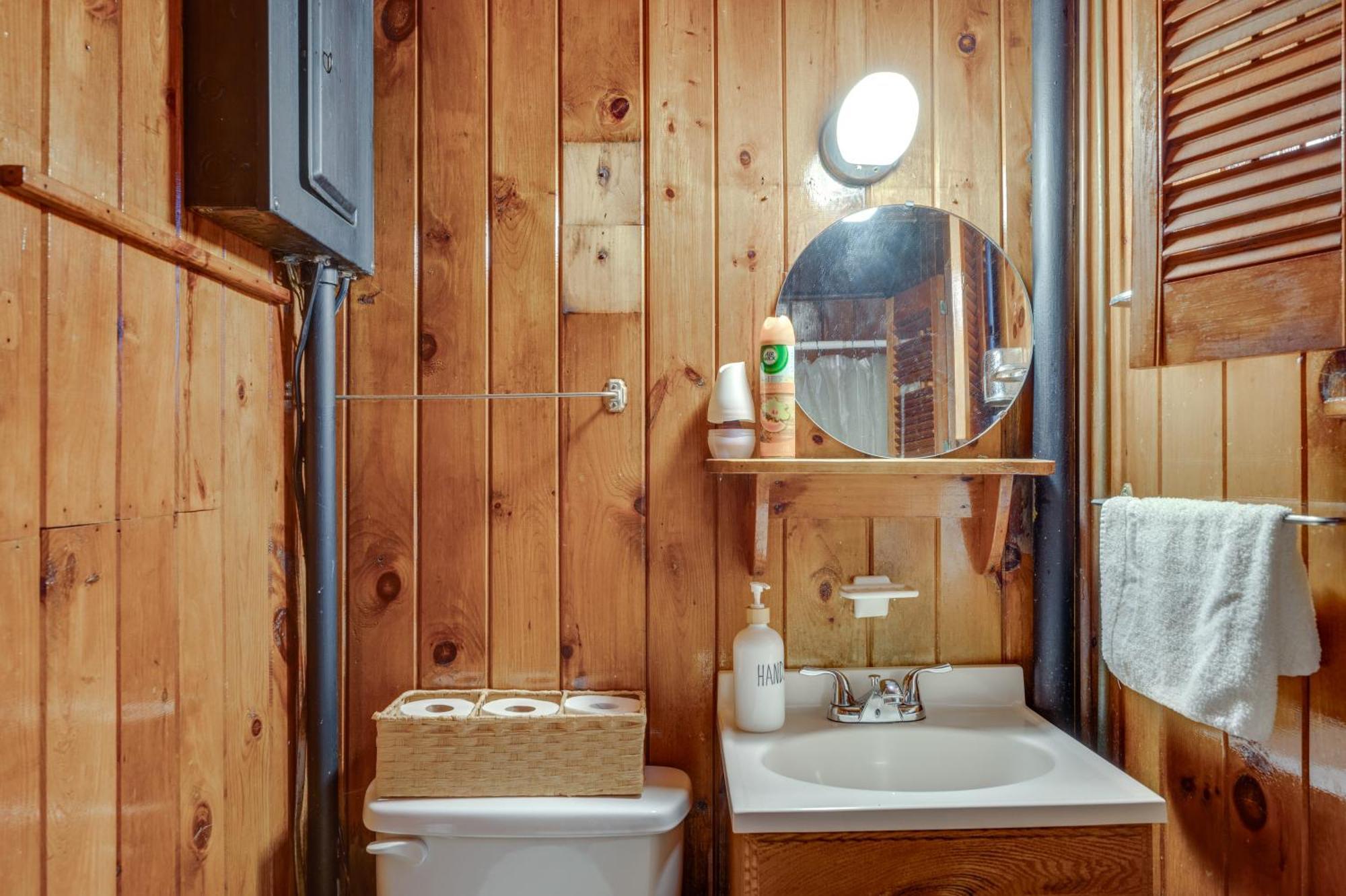 Cozy Laconia Studio With Pool Access - 2 Mi To Lake! Appartement Buitenkant foto